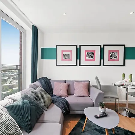 Lovely 2-bedroom Apartment *